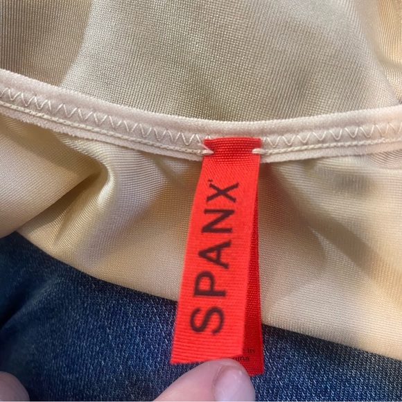 SPANX Nude Shaping Tank Top Camisole Smoothing Layering Cami - Picture 9 of 9